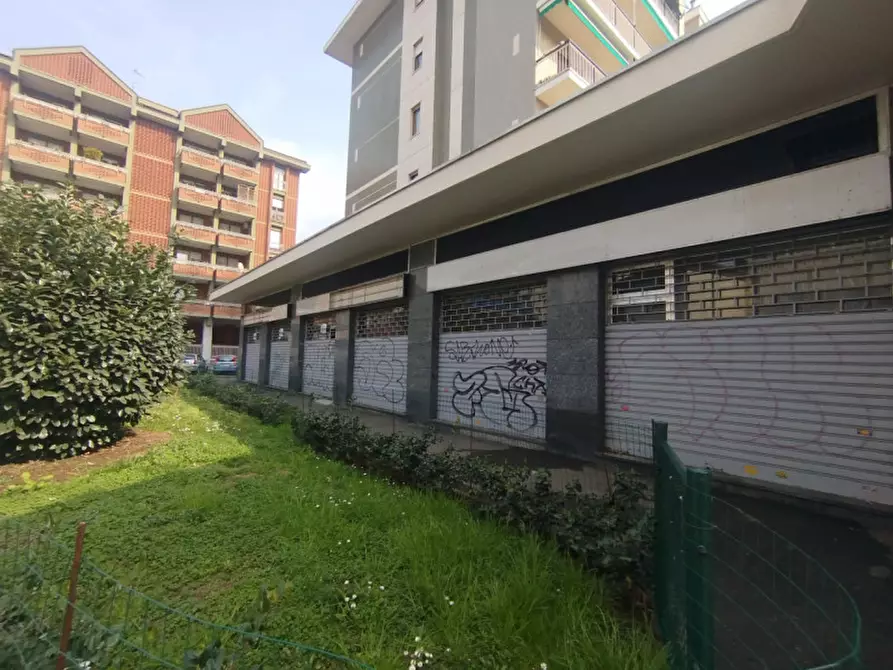 Immagine 4 di Negozio in vendita  in Via Vinovo angolo Via Rocca De' Baldi 4 a Torino