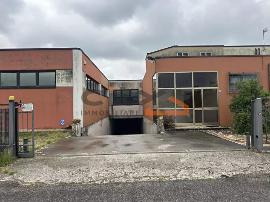 Immagine 12 di Negozio in vendita  a Cassola