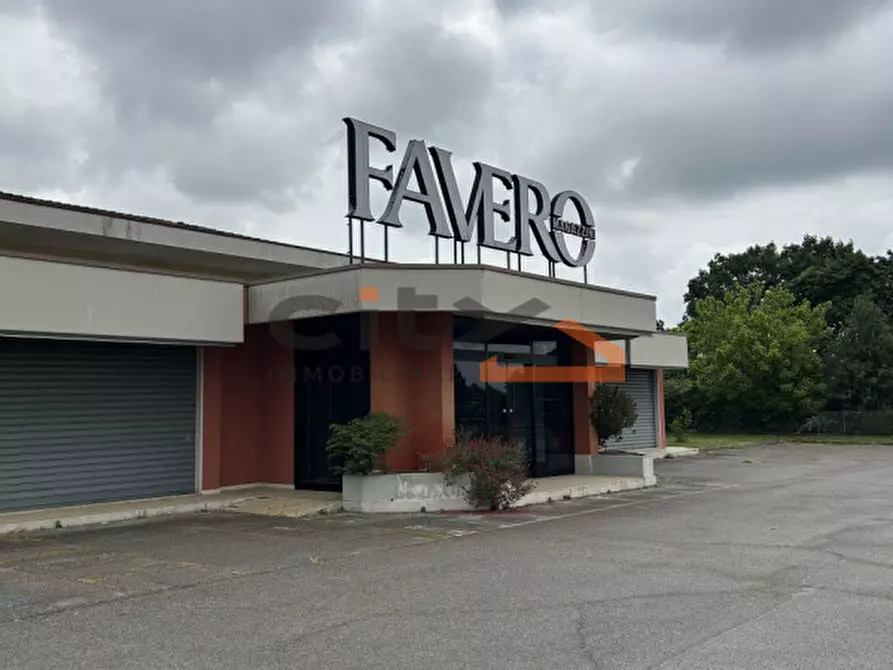 Immagine 15 di Negozio in vendita  a Cassola