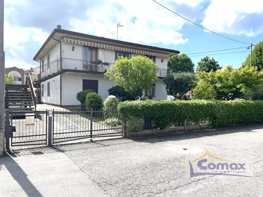 Immagine 1 di Appartamento in vendita  in Via Monte Grappa a Saccolongo