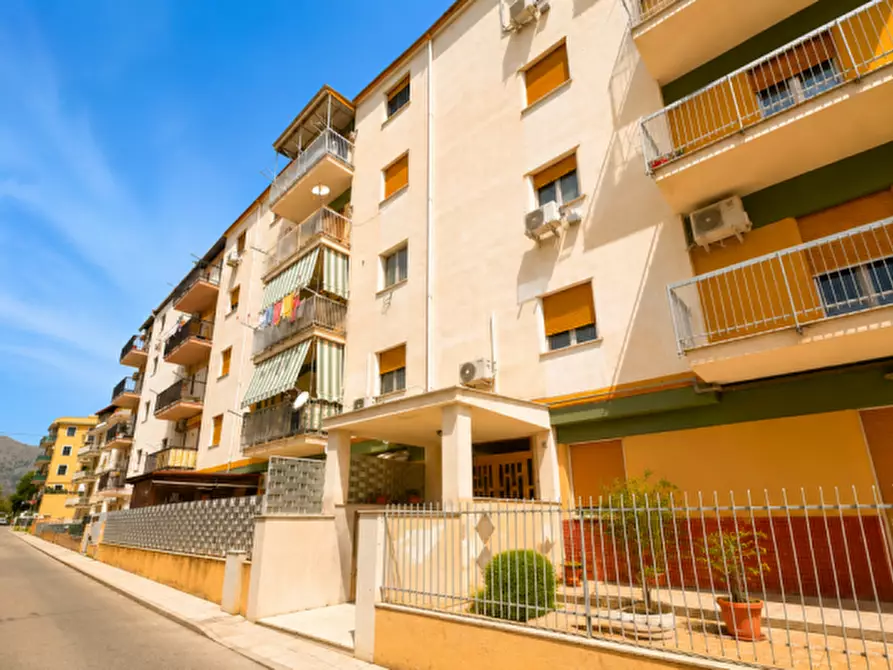 Immagine 2 di Appartamento in vendita  in via petrulla a Palermo