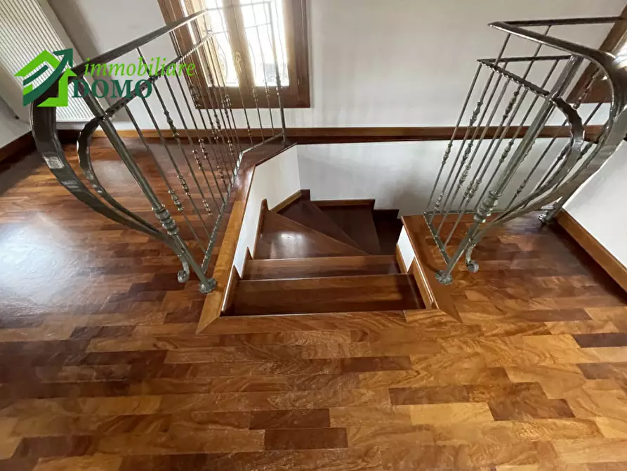 Immagine 14 di Appartamento in vendita  in schio a Schio