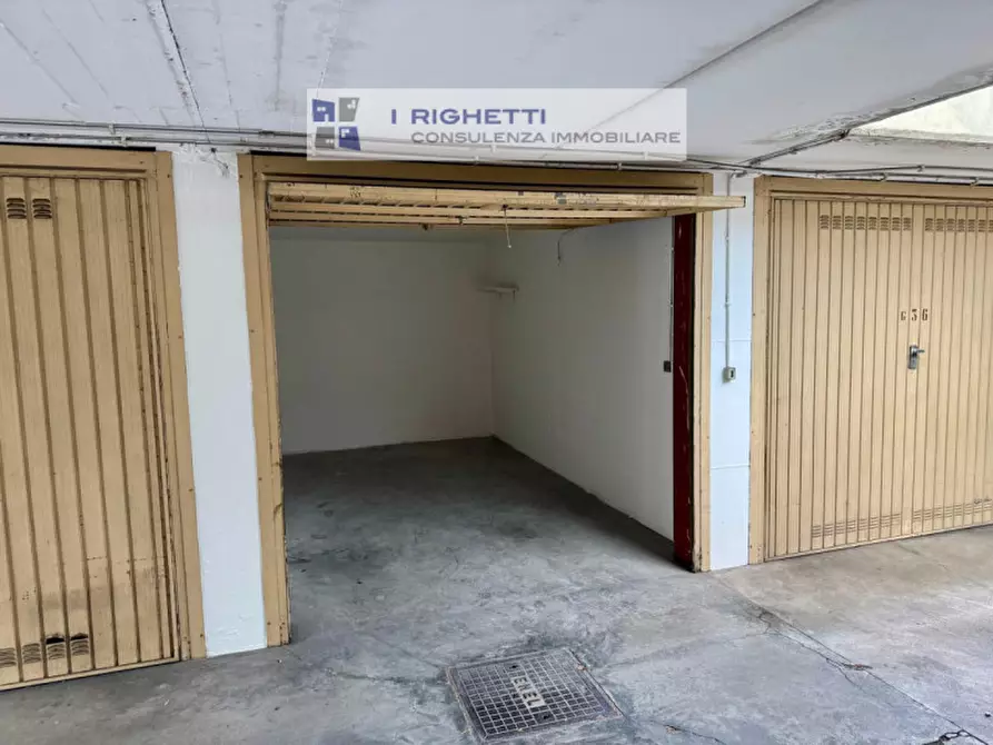 Immagine 1 di Garage in vendita  in Corso Milano a Verona