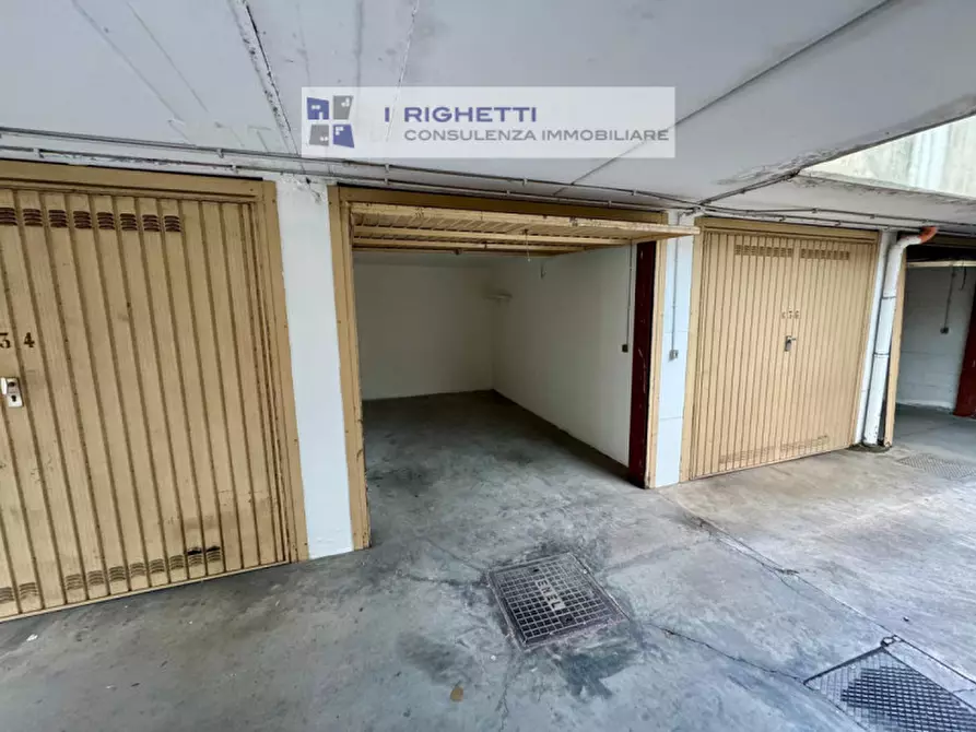 Immagine 2 di Garage in vendita  in Corso Milano a Verona