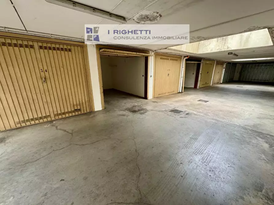 Immagine 5 di Garage in vendita  in Corso Milano a Verona