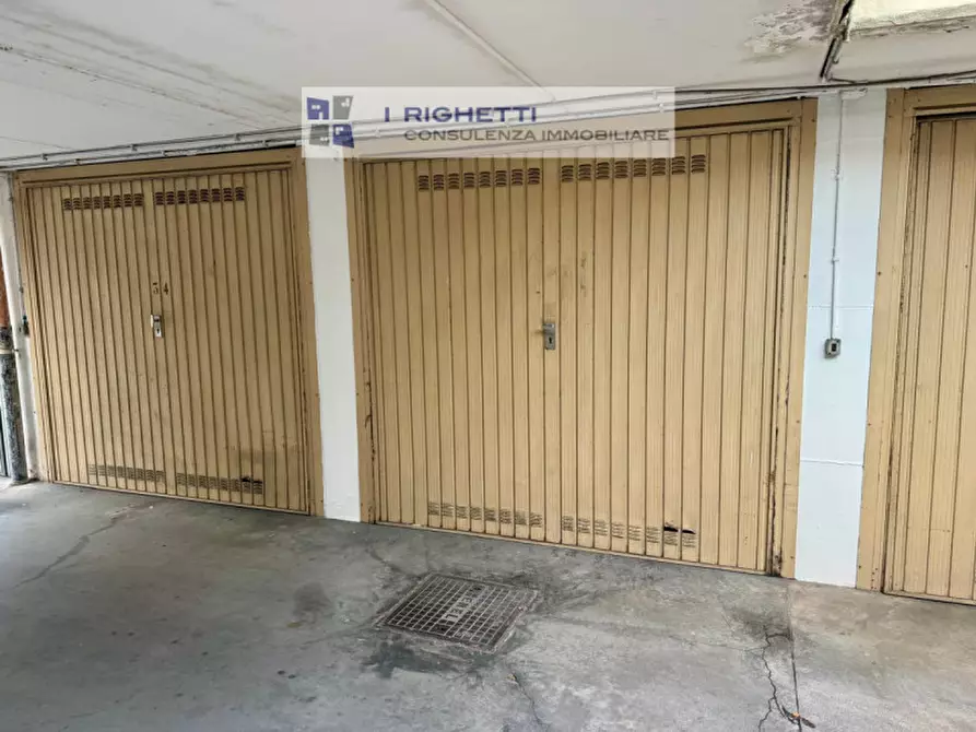 Immagine 10 di Garage in vendita  in Corso Milano a Verona