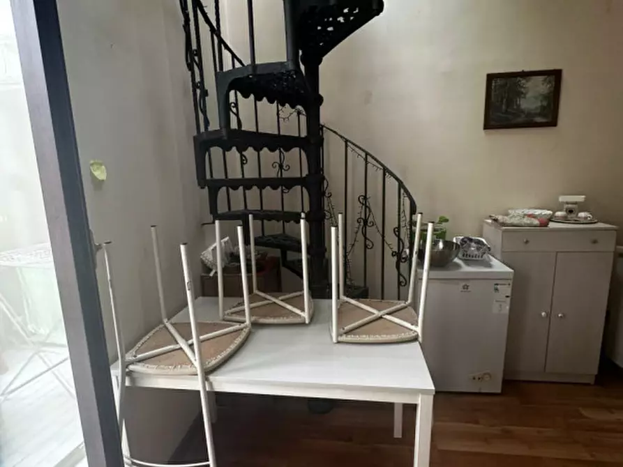Immagine 3 di Camera in affitto  in via foria 24 a Napoli