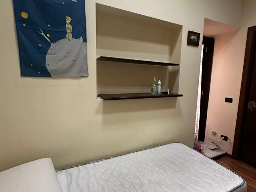 Immagine 4 di Camera in affitto  in via foria 24 a Napoli