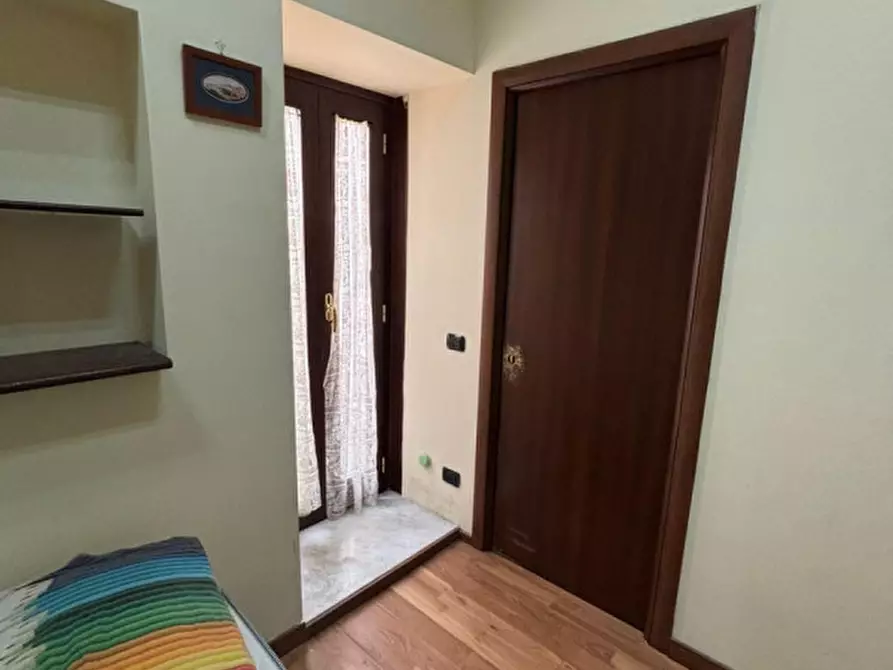 Immagine 7 di Camera in affitto  in via foria 24 a Napoli