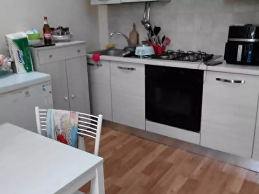 Immagine 11 di Camera in affitto  in via foria 24 a Napoli