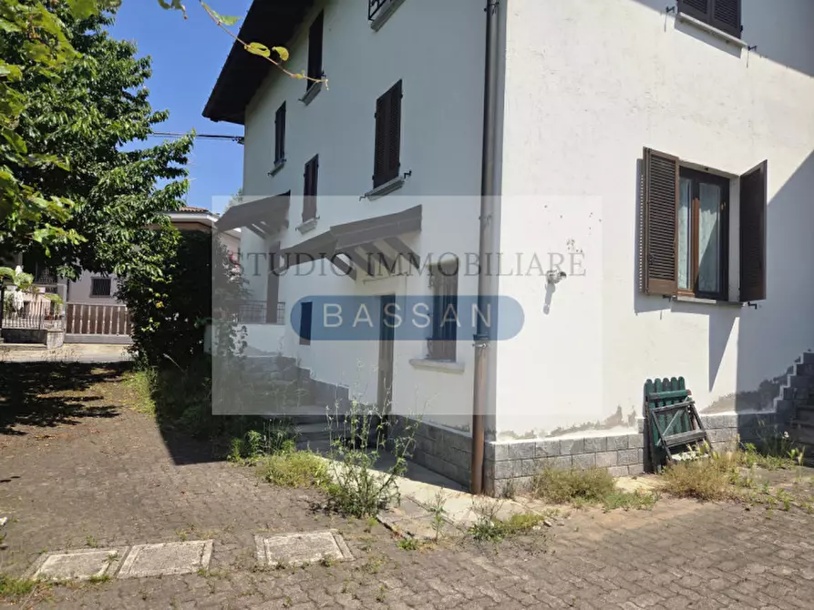 Immagine 4 di Casa indipendente in vendita  in Via Montello 43 a Albizzate