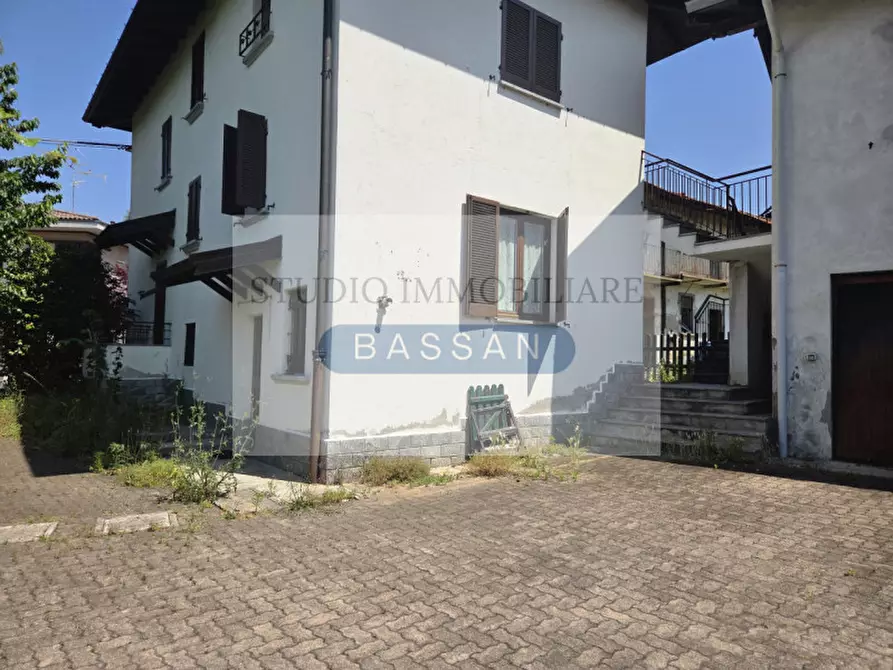 Immagine 22 di Casa indipendente in vendita  in Via Montello 43 a Albizzate