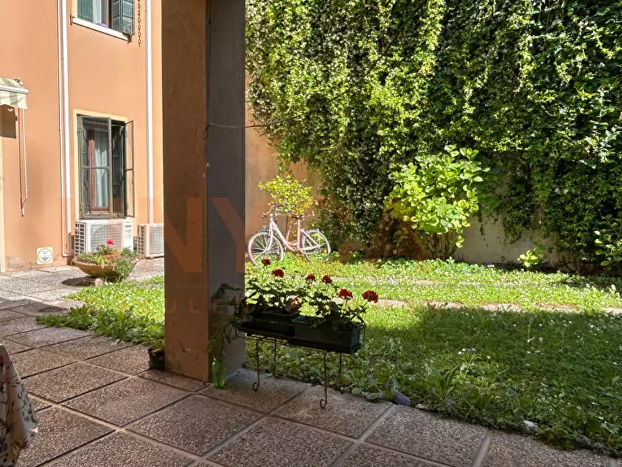 Immagine 2 di Villa in vendita  in Via Giambattista Morgagni a Padova