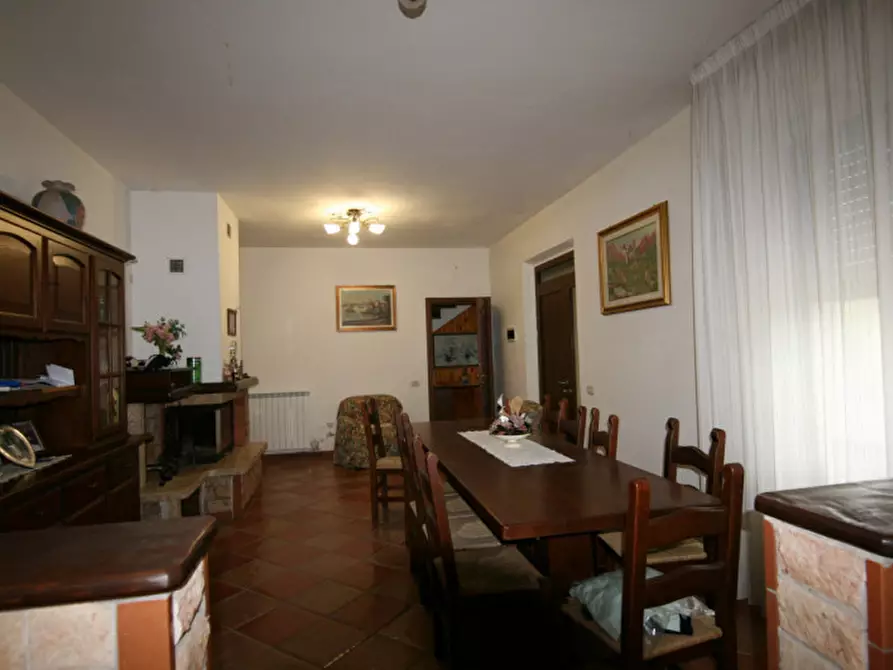 Immagine 15 di Casa indipendente in vendita  a Cortona