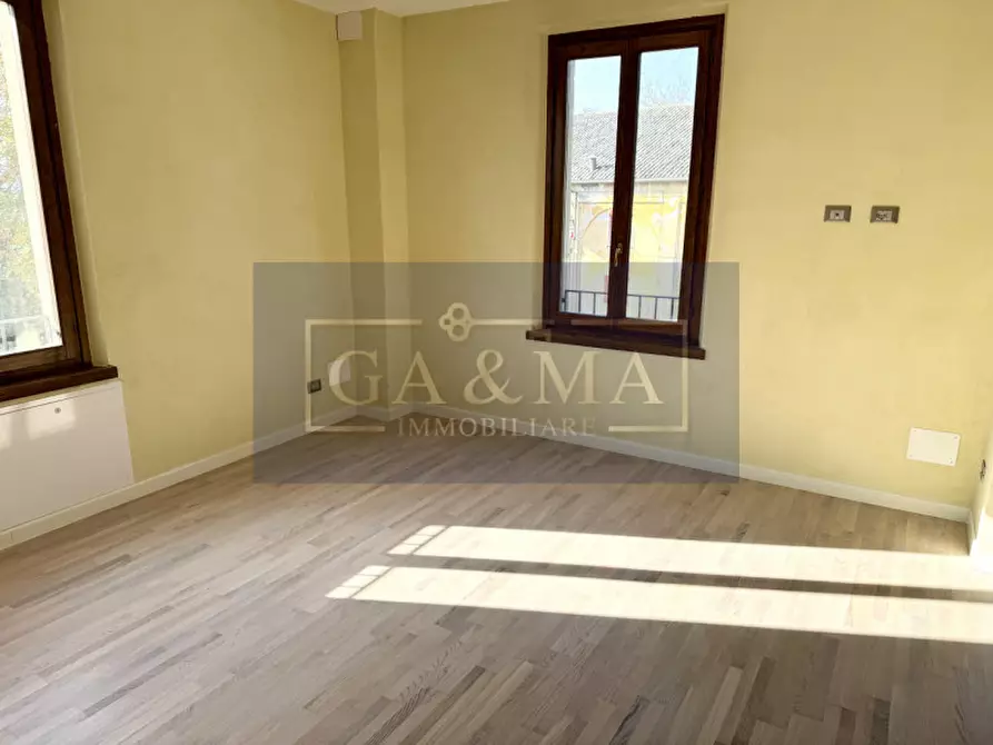 Immagine 8 di Appartamento in vendita  in Strada Traversetolo 324 a Parma