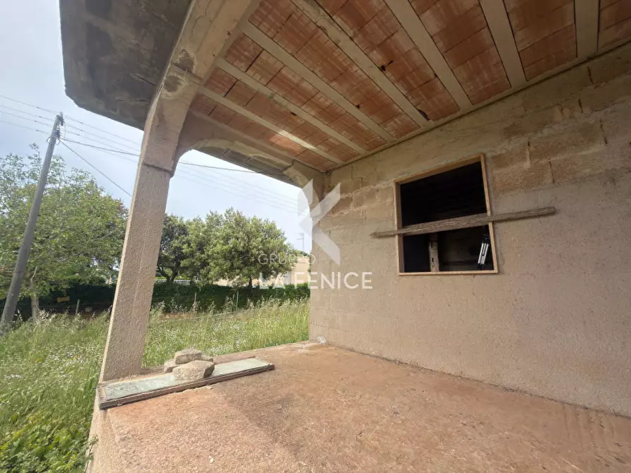 Immagine 30 di Villa in vendita  in strada votano a Martina Franca