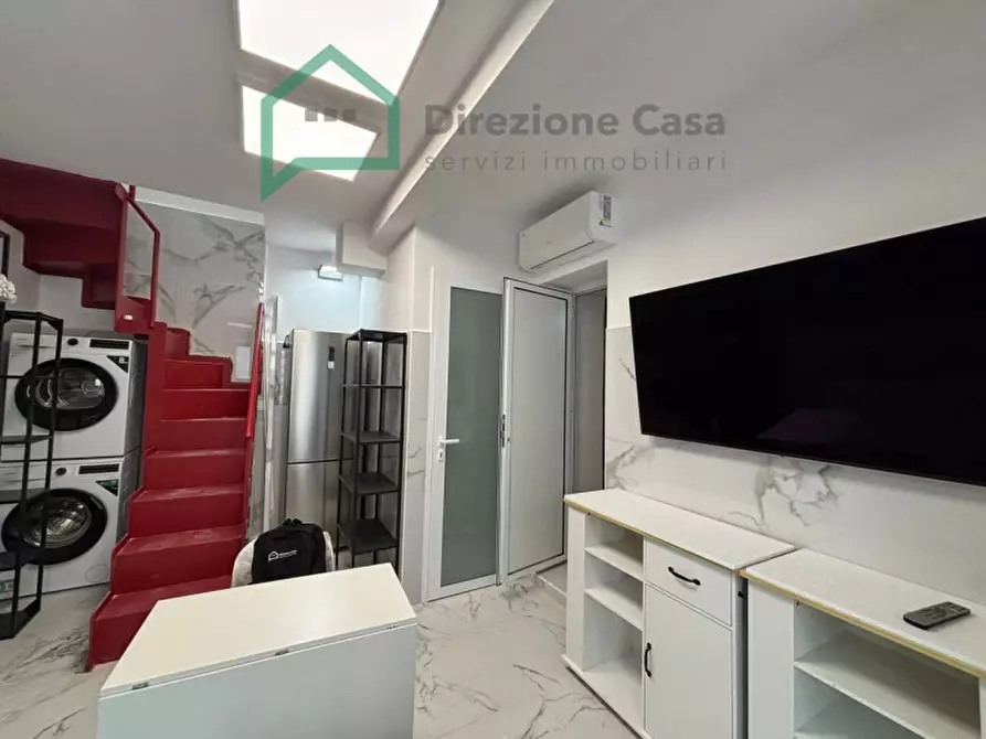 Immagine 5 di Negozio in vendita  in Via Salvator Rosa a Napoli