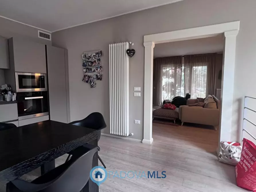 Immagine 10 di Casa bifamiliare in vendita  in via umago a Padova
