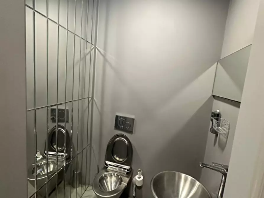 Immagine 7 di Attività commerciale in vendita  in Viale Bligny 1 a Milano