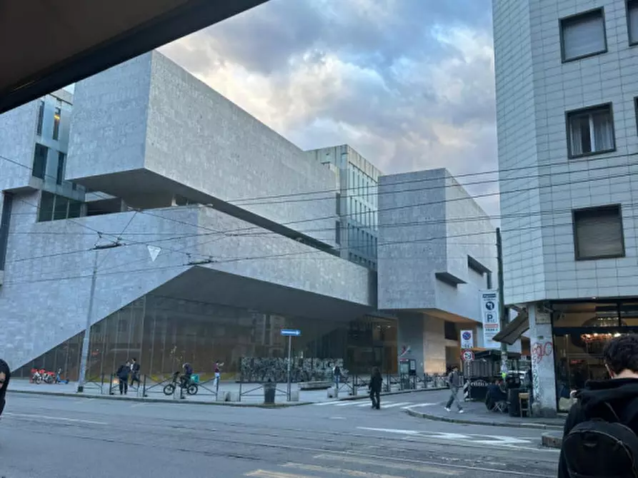 Immagine 8 di Attività commerciale in vendita  in Viale Bligny 1 a Milano