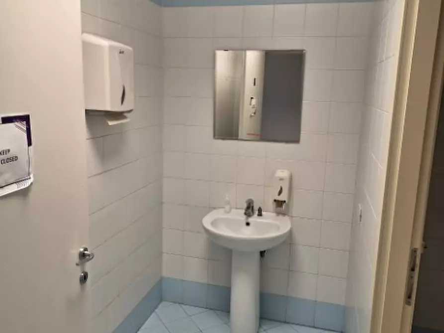 Immagine 1 di Attività commerciale in affitto  in Zona tribunale nuovo Padova a Padova