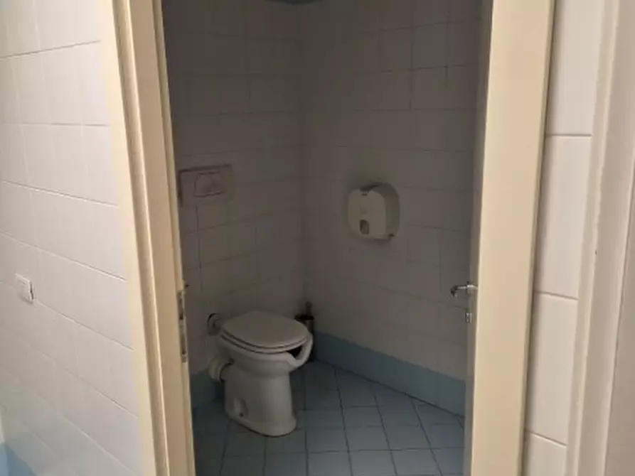 Immagine 2 di Attività commerciale in affitto  in Zona tribunale nuovo Padova a Padova
