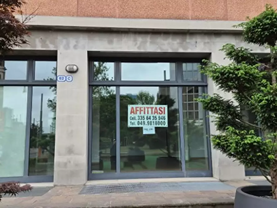 Immagine 10 di Attività commerciale in affitto  in Zona tribunale nuovo Padova a Padova