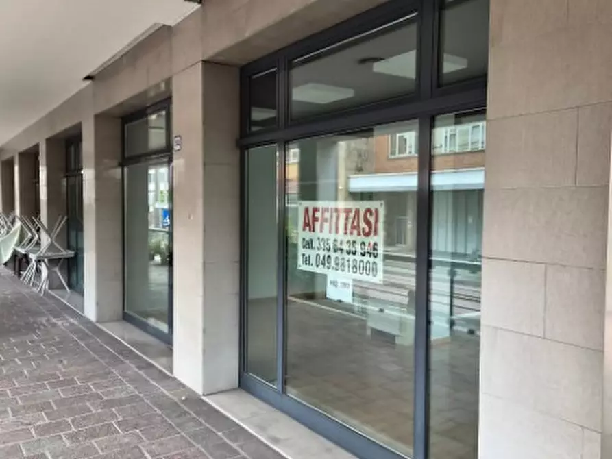 Immagine 12 di Attività commerciale in affitto  in Zona tribunale nuovo Padova a Padova