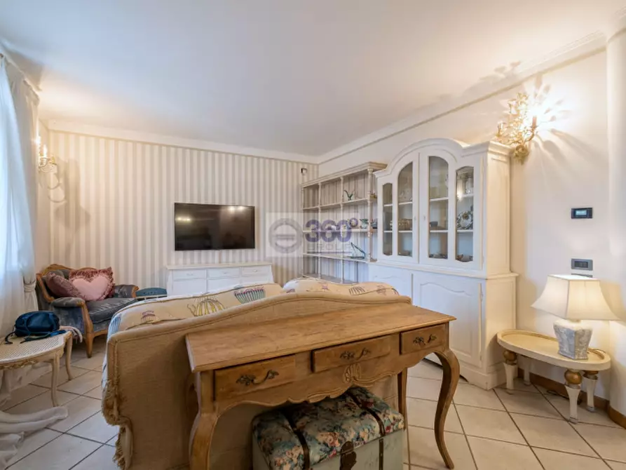 Immagine 2 di Appartamento in vendita  in Via Fenice a Adro