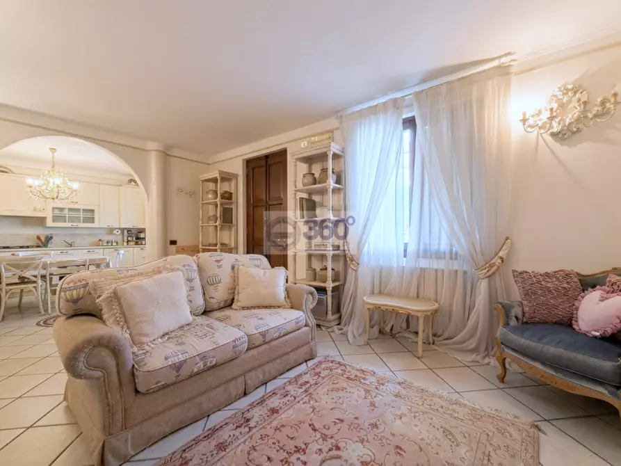 Immagine 3 di Appartamento in vendita  in Via Fenice a Adro
