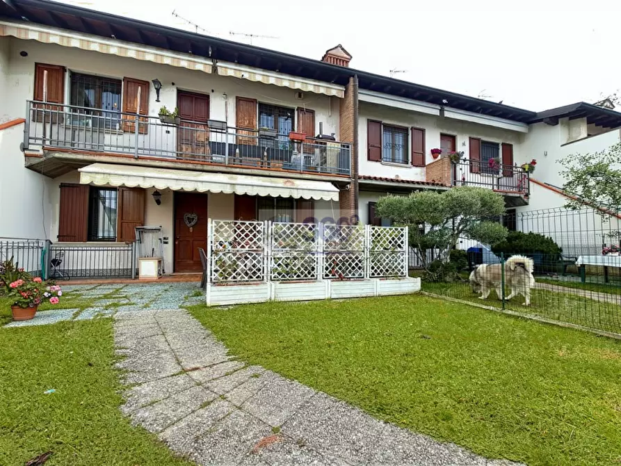 Immagine 5 di Appartamento in vendita  in Via Fenice a Adro