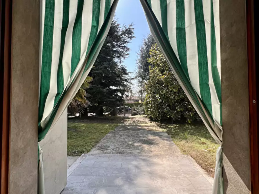 Immagine 5 di Casa bifamiliare in vendita  in Via Roma a Brugine