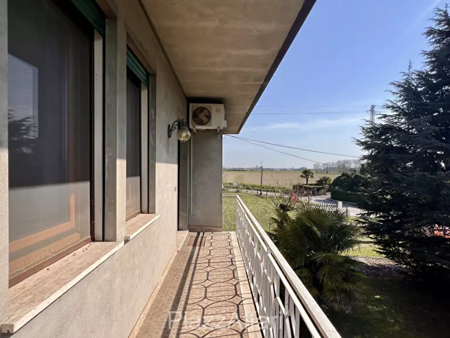 Immagine 19 di Casa bifamiliare in vendita  in Via Roma a Brugine