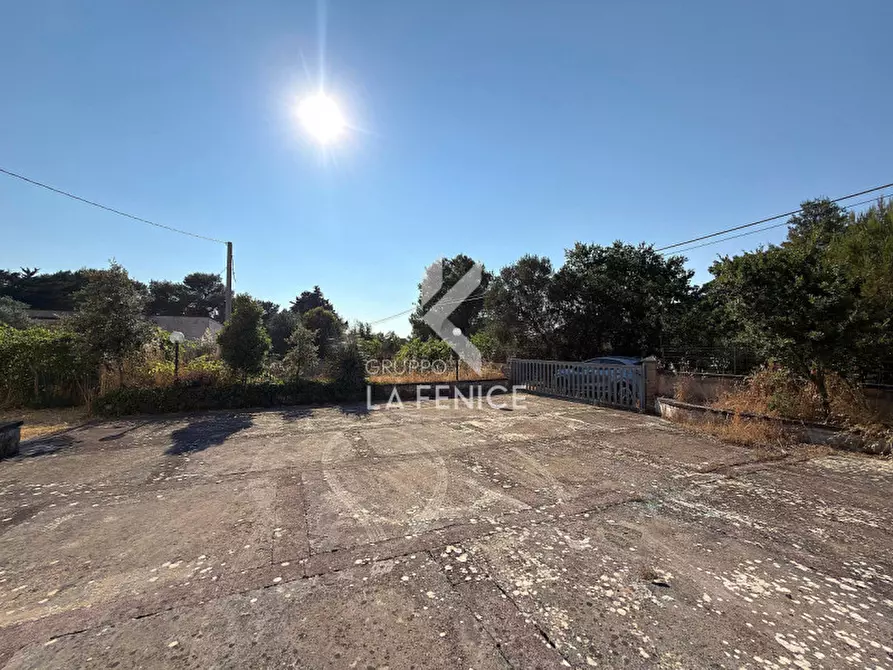 Immagine 39 di Villa in vendita  in strada pilozzo a Martina Franca