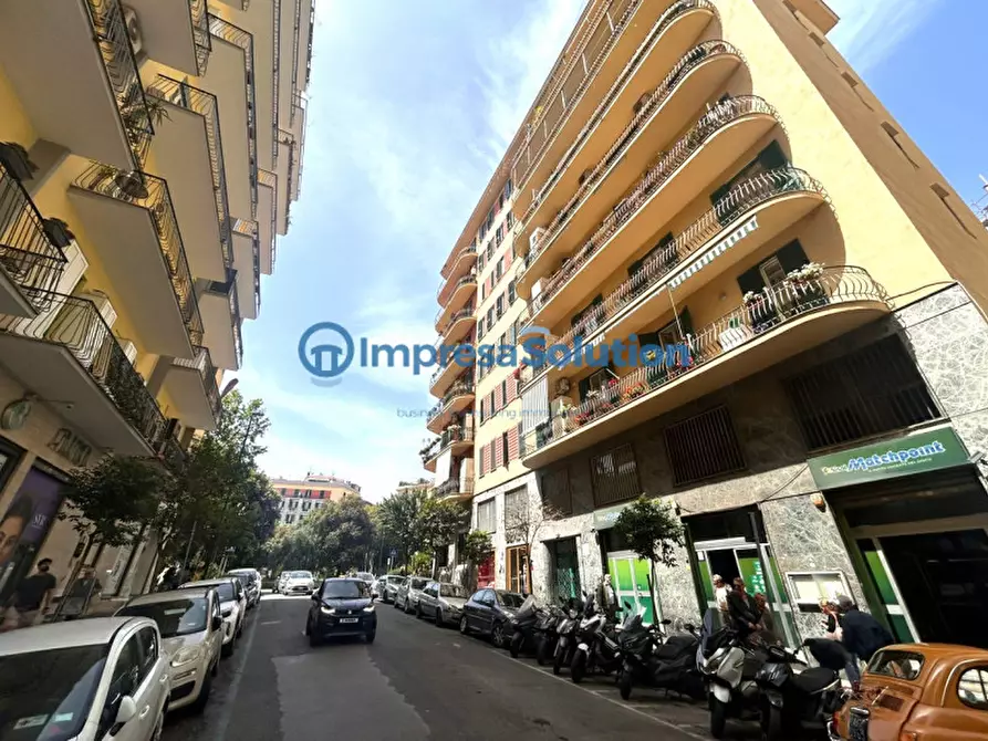 Immagine 1 di Negozio in vendita  in Via Giuseppe Orsi a Napoli