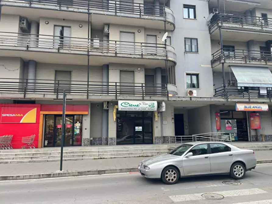 Immagine 2 di Negozio in affitto  in Via Provinciale a Marsicovetere