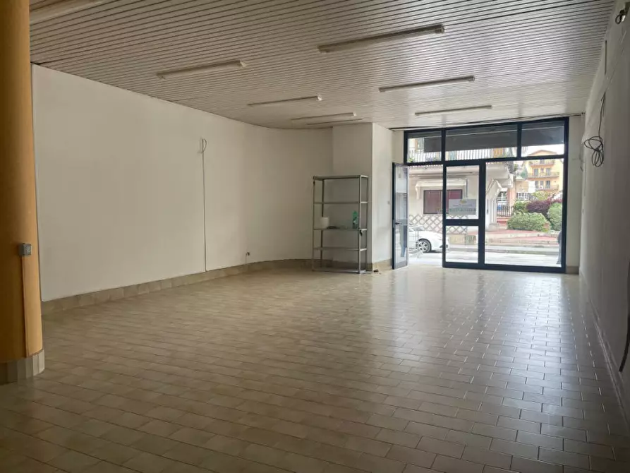 Immagine 4 di Negozio in affitto  in Via Provinciale a Marsicovetere