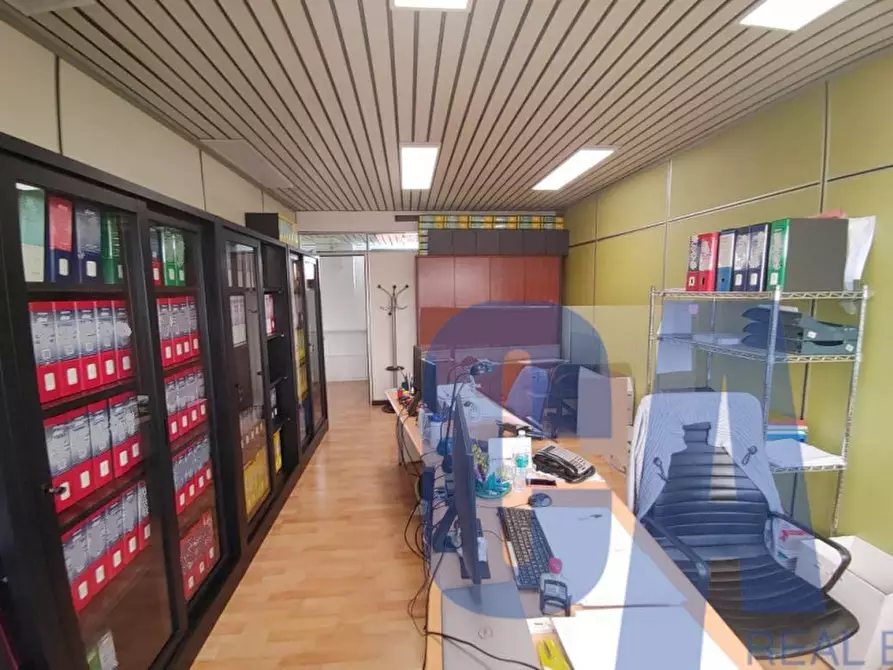 Immagine 3 di Ufficio in vendita  in VIA CECHOV ANTONIO a Milano