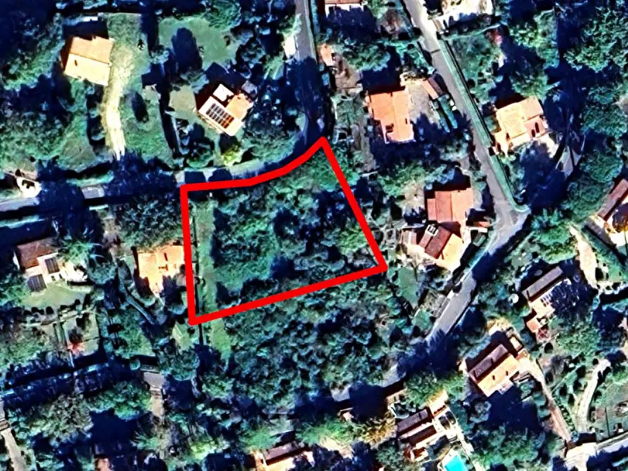 Immagine 1 di Terreno in vendita  in Via dei Pini, 01015 Fonte Vivola VT, Italia a Sutri