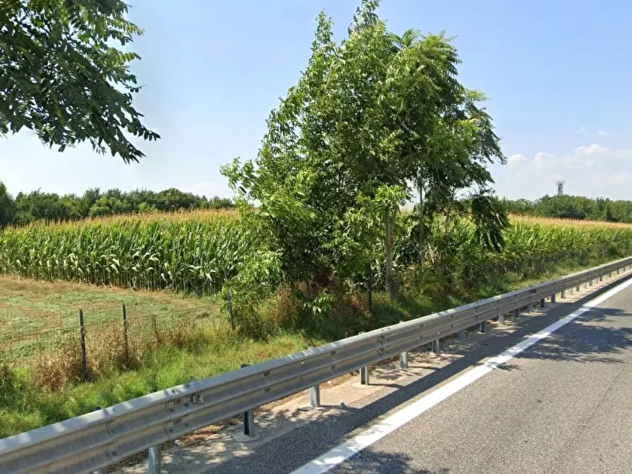 Immagine 1 di Terreno in vendita  in Via XXV Aprile, 81025 Marcianise CE, Italia a Marcianise