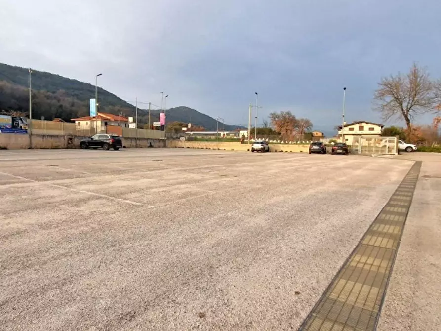 Immagine 10 di Attività commerciale in vendita  in Via Croci di Riardo, Riardo CE, Italia a Riardo
