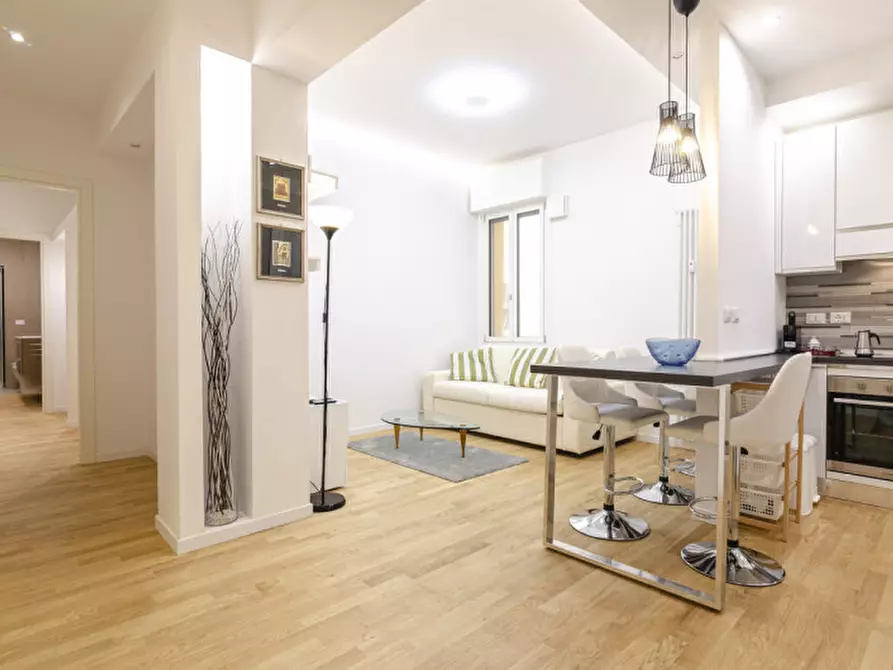 Immagine 1 di Appartamento in vendita  in Via Luigi Carlo Farini a Bologna