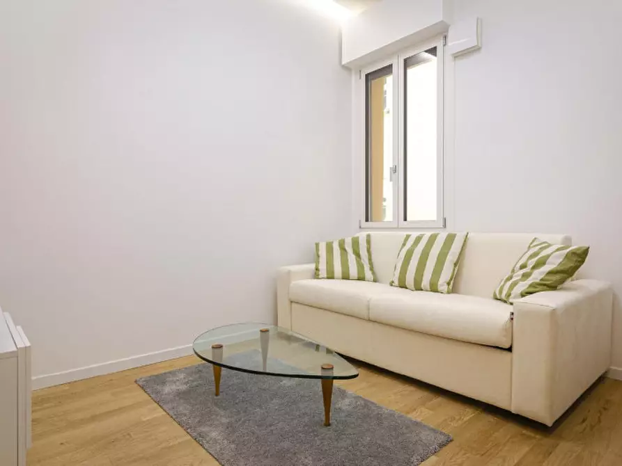 Immagine 6 di Appartamento in vendita  in Via Luigi Carlo Farini a Bologna