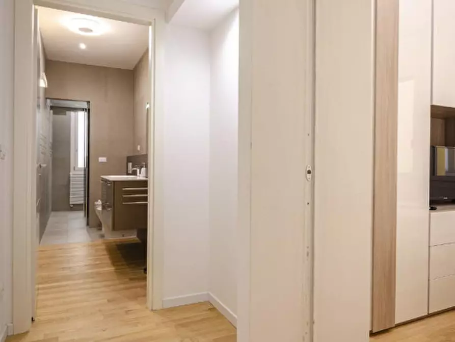 Immagine 12 di Appartamento in vendita  in Via Luigi Carlo Farini a Bologna