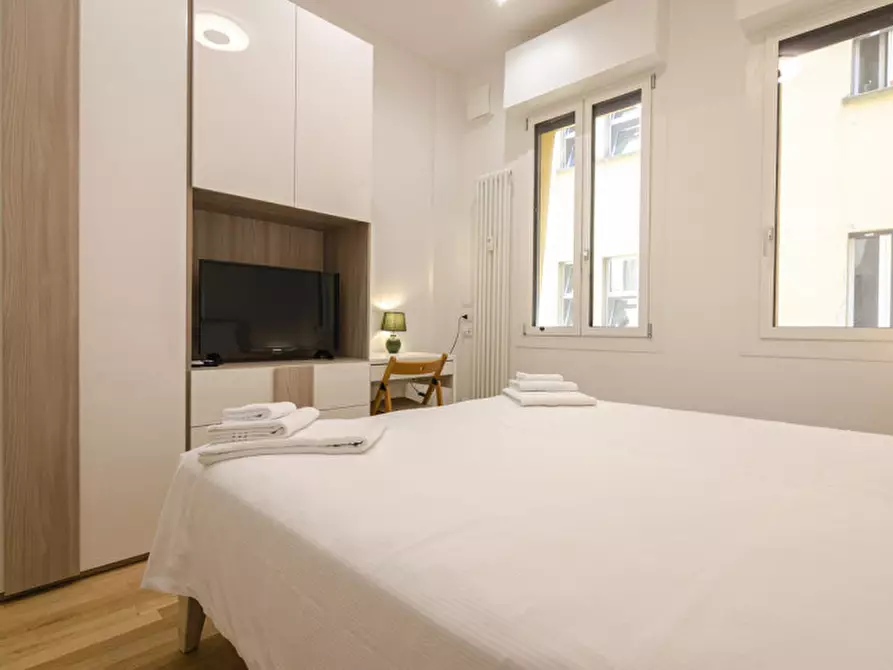 Immagine 43 di Appartamento in vendita  in Via Luigi Carlo Farini a Bologna