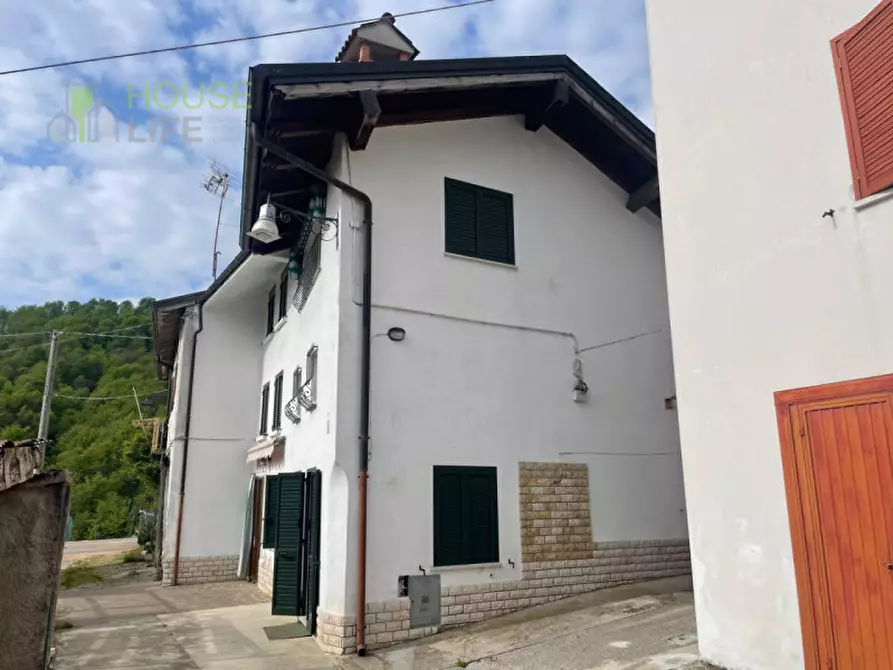 Immagine 1 di Casa indipendente in vendita  a Valli Del Pasubio