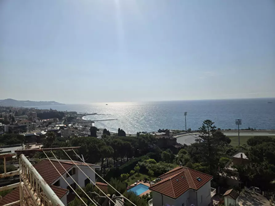 Immagine 1 di Appartamento in vendita  in VIA PADRE SEMERIA, 113 a San Remo