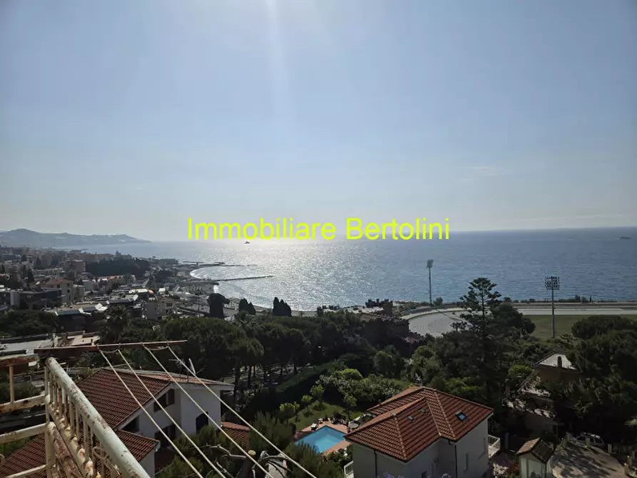Immagine 1 di Appartamento in vendita  in VIA PADRE SEMERIA, 113 a San Remo