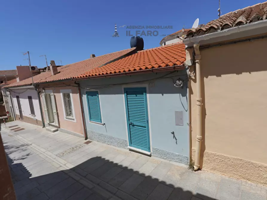 Immagine 10 di Villetta a schiera in vendita  in Via Maggior Leggero a La Maddalena