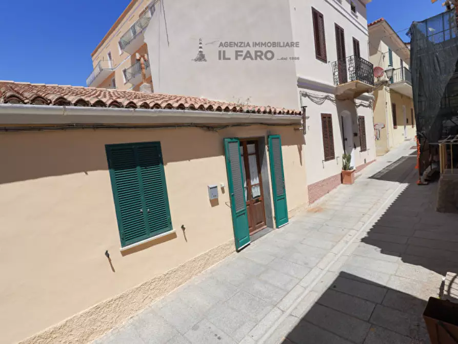 Immagine 11 di Villetta a schiera in vendita  in Via Maggior Leggero a La Maddalena